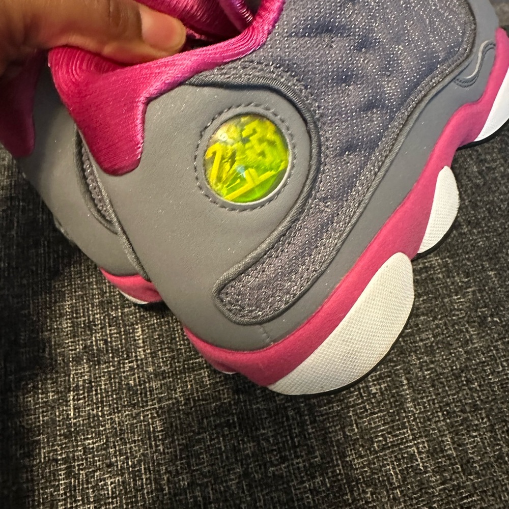 Jordan 13 (GS)Gray and Pink - Picture 7 of 11